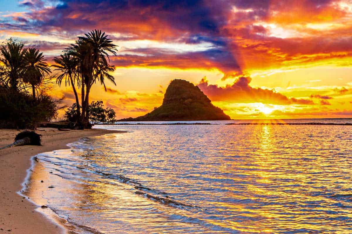 Spectacular sunrise at Kualoa Beach Park in Kaaawa, Oahu, Hawaii