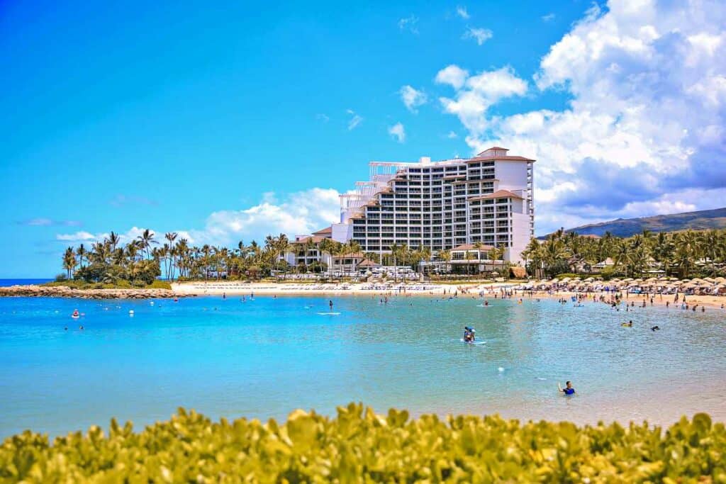 Ko Olina Lagoon, ideal snorkeling in West Oahu for beginners and families with small kids