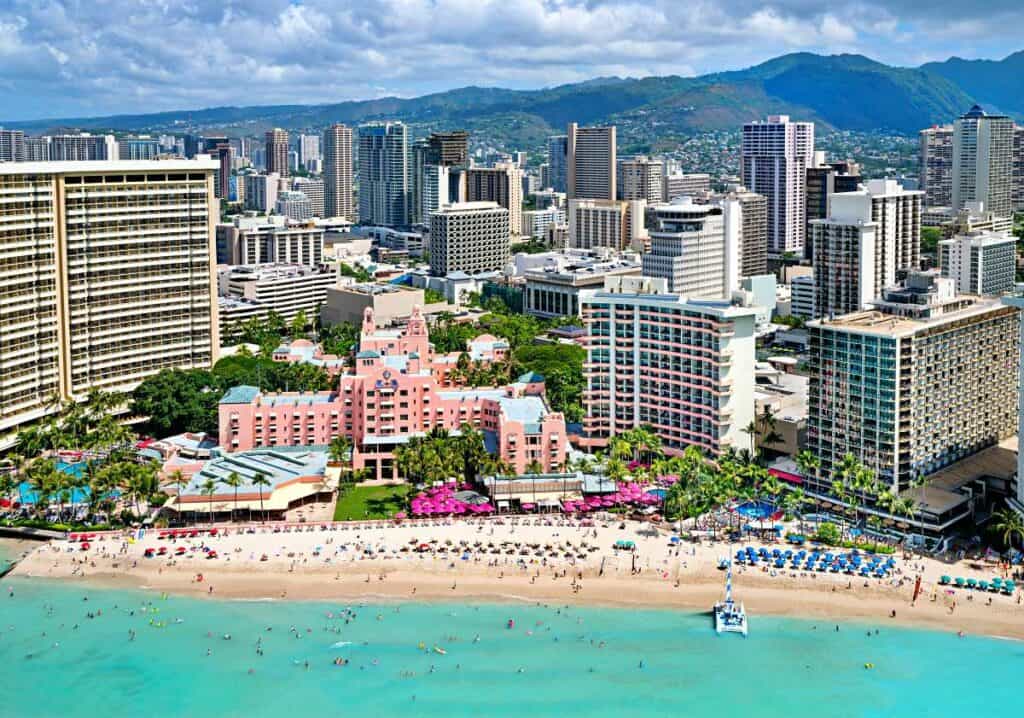 Royal Hawaiian Hotel or the "Pink Palace of the Pacific": Browsing resorts, one of the best fun things to do in Waikiki