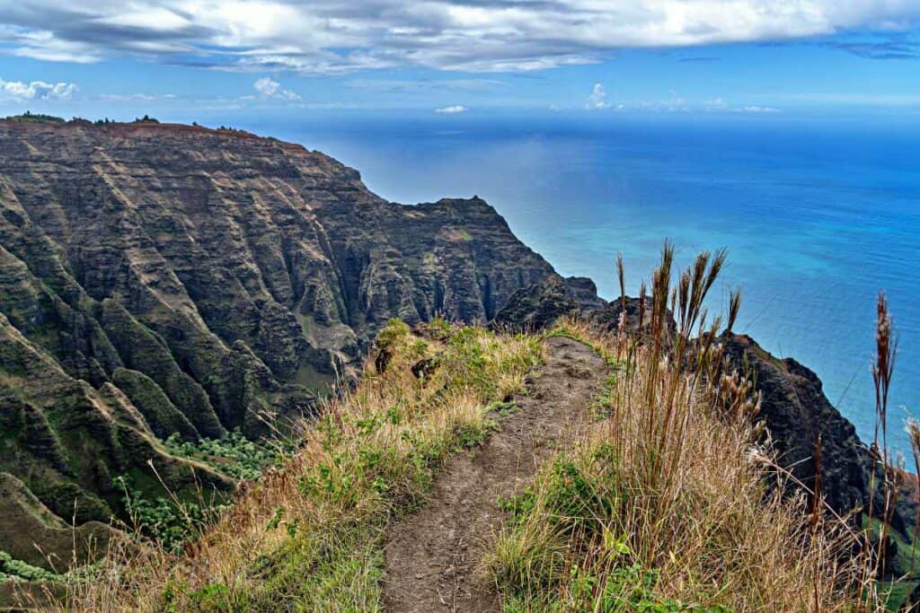 Fabulous views of Na Pali coast and the rugged mountains from the end of the Awa'awapuhi Trail, Kauai