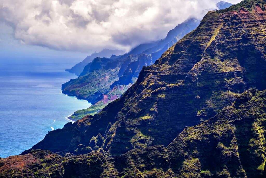 Dramatic, rugged landscape of the Na Pali coast from the Awa'awapuhi Trail, Kauai