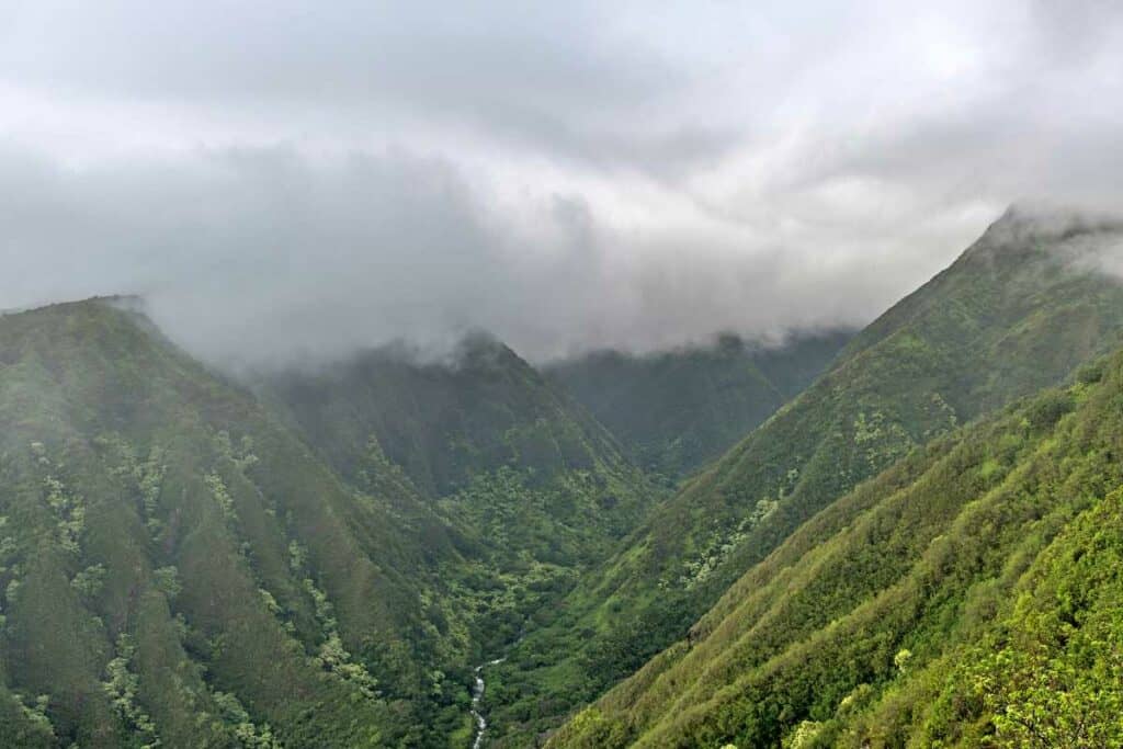 Clouds moving into the mountains and valleys along the Waihee Ridge Trail in the late morning and afternoons