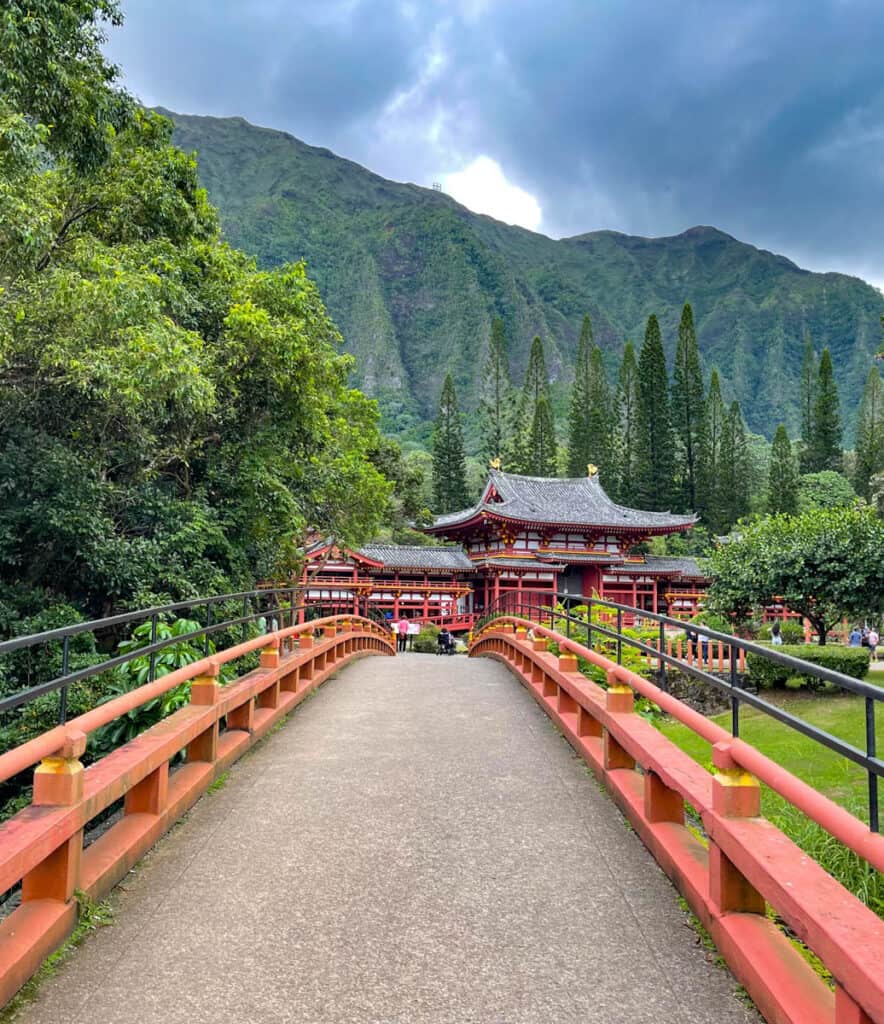 The bridge at the entrance to the Byodo-In Temple in Oahu, HI