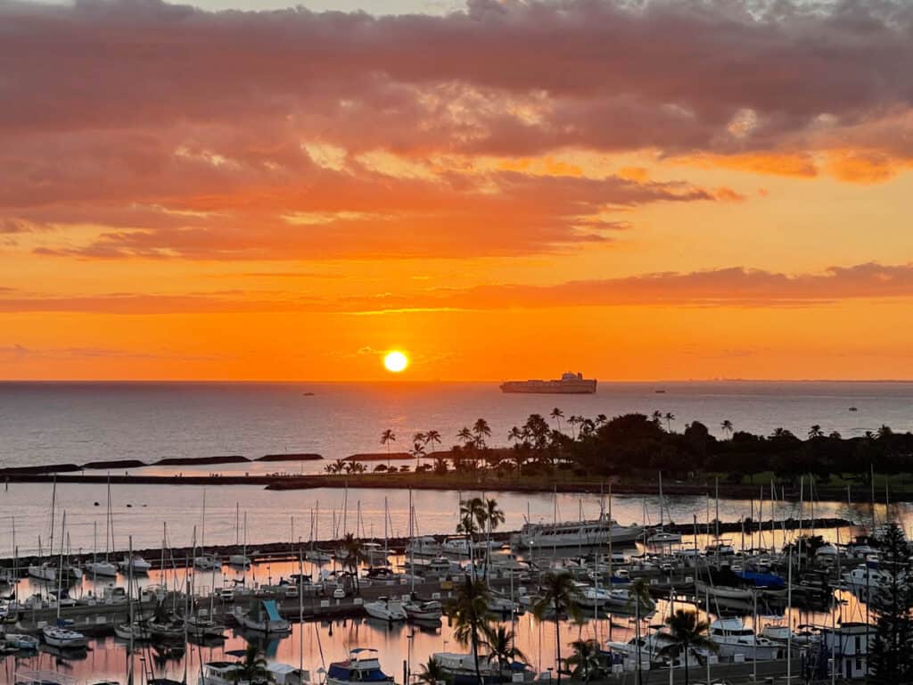 Sunset over Waikiki in Oahu