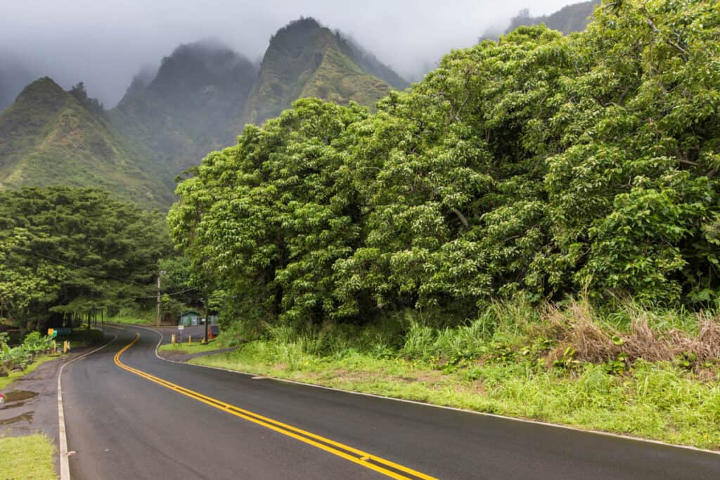 Driving to Iao Valley State Monument in Maui, Hawaii