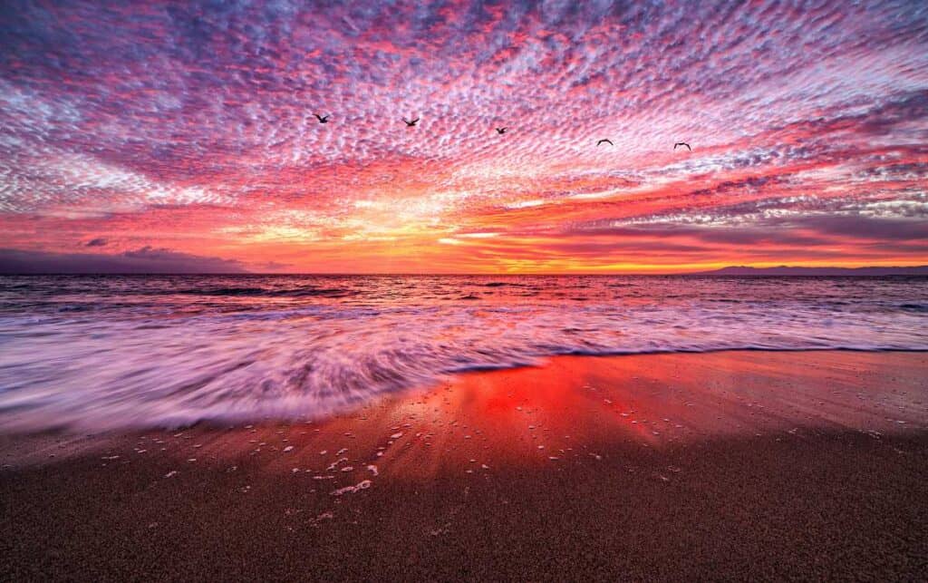 Beautiful colors at sunset on Sunset Beach, Oahu, Hawaii