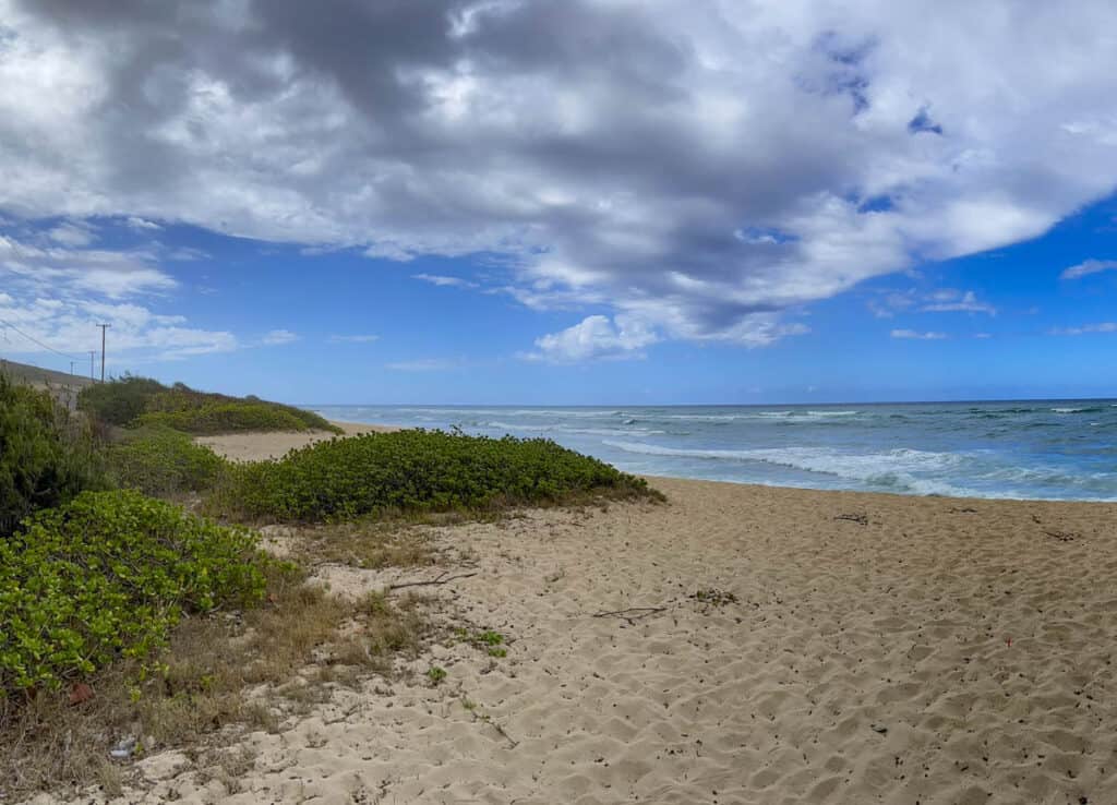 Beach at Keana Point State Park in Oahu, Hawaii