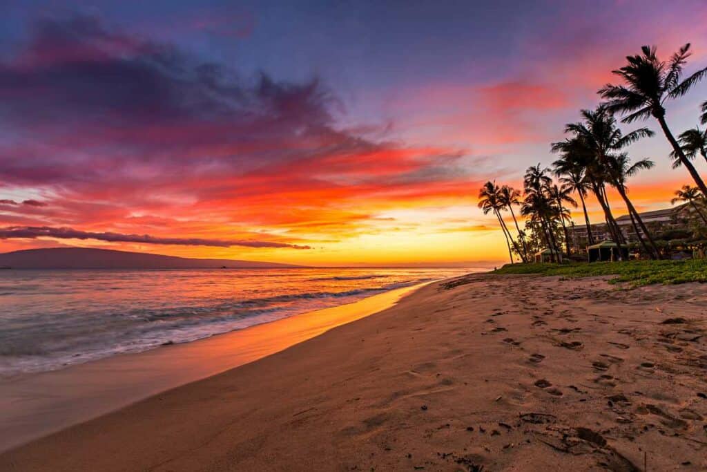 Stunning sunset colors at Ka'anapali Beach, Maui, HI