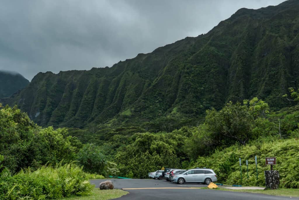 Parking area at the Kilonani Mauka Overlook at Hoomaluhia Botanical Garden in Oahu