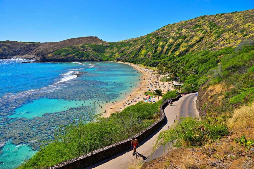 Access walkway to the beach from the parking lots at Hanauama Bay, Hawaii